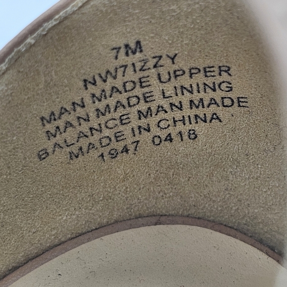 Nine West PRUCE Nude Tan Beige Leather Block Heel Sandals Size 7M - Picture 8 of 9